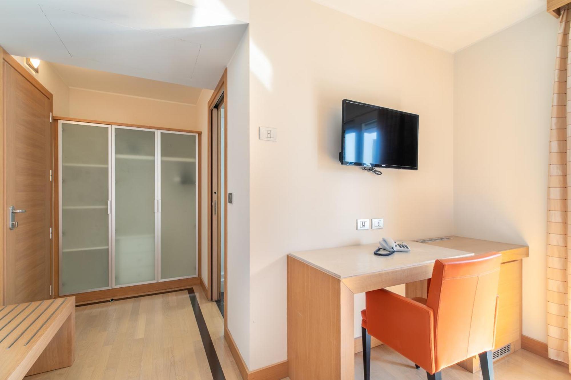 Hotel Villa Doimo Линяно Сабиадоро Екстериор снимка