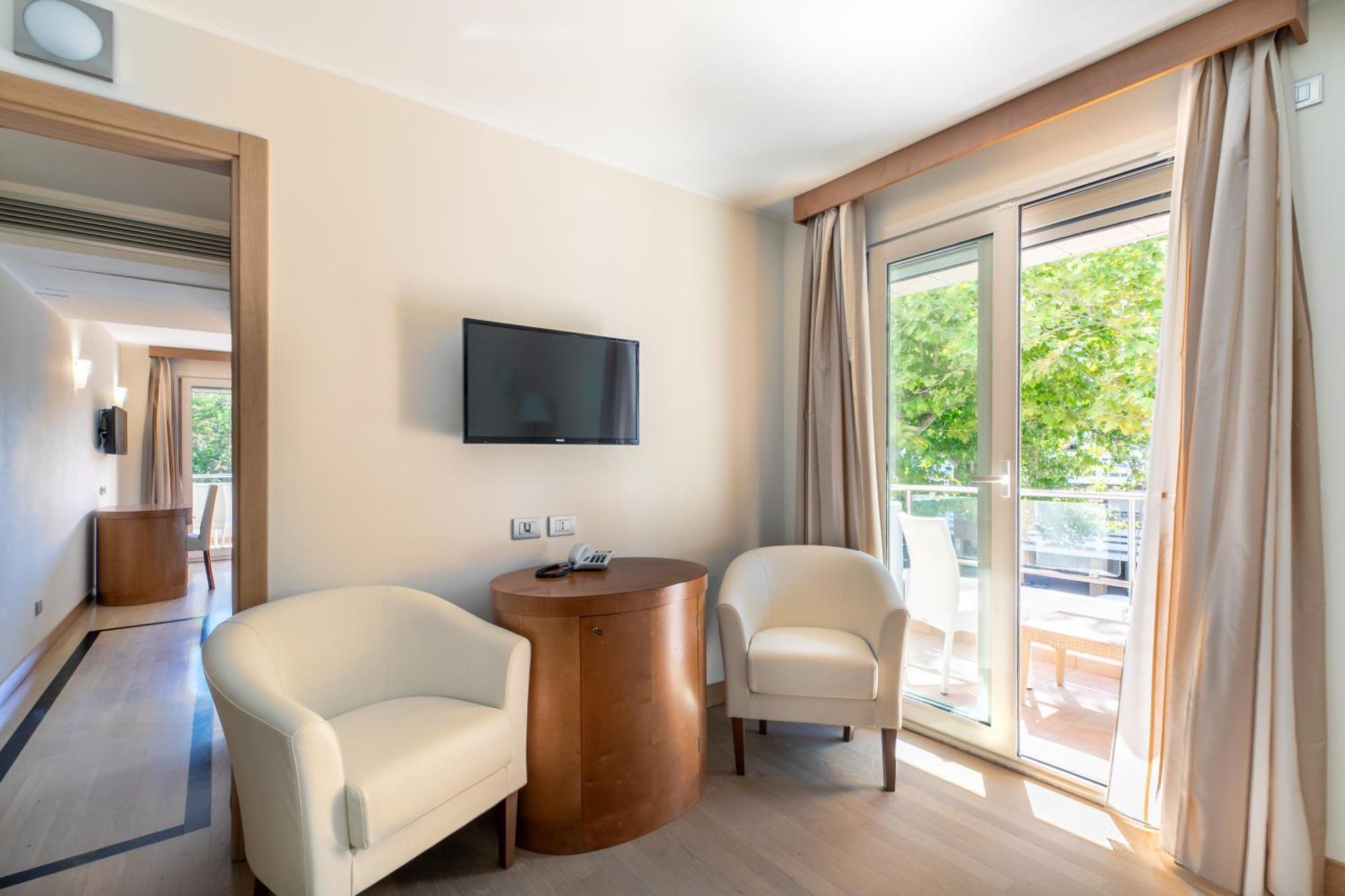Hotel Villa Doimo Линяно Сабиадоро Екстериор снимка