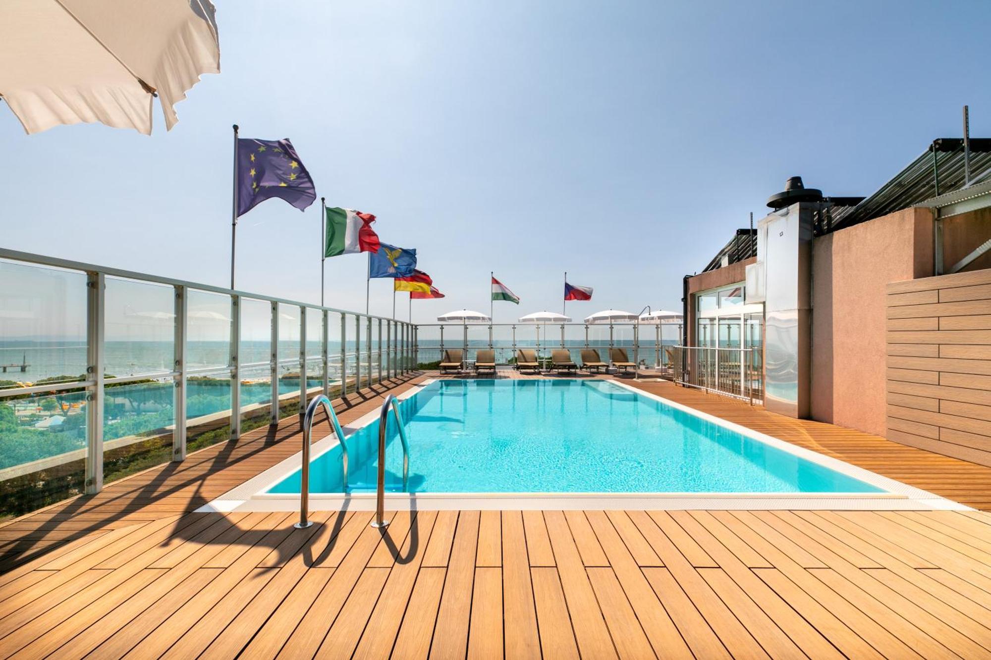 Hotel Villa Doimo Линяно Сабиадоро Екстериор снимка