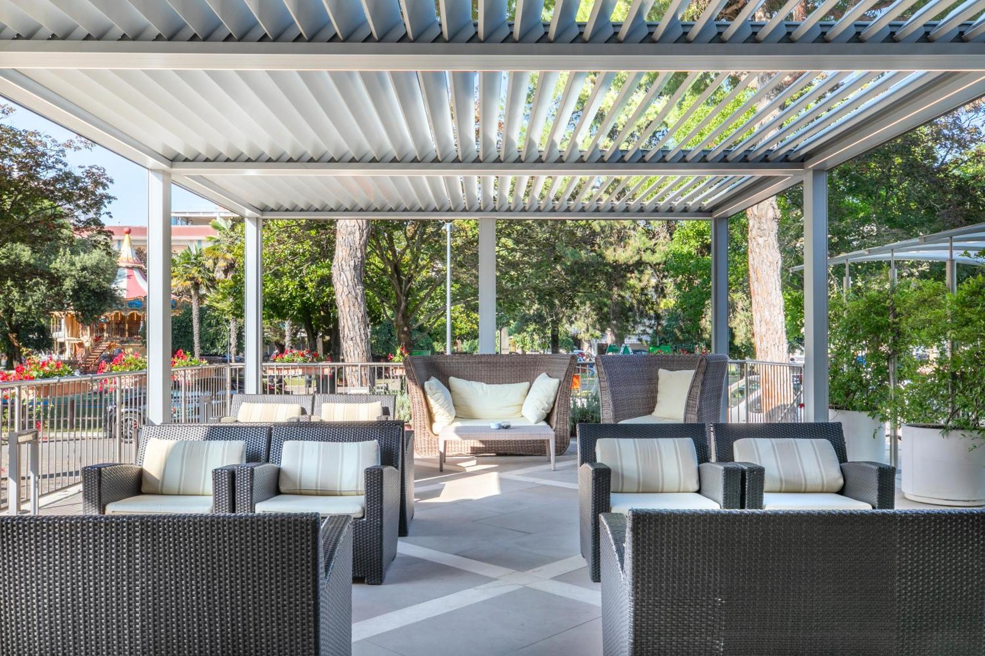 Hotel Villa Doimo Линяно Сабиадоро Екстериор снимка