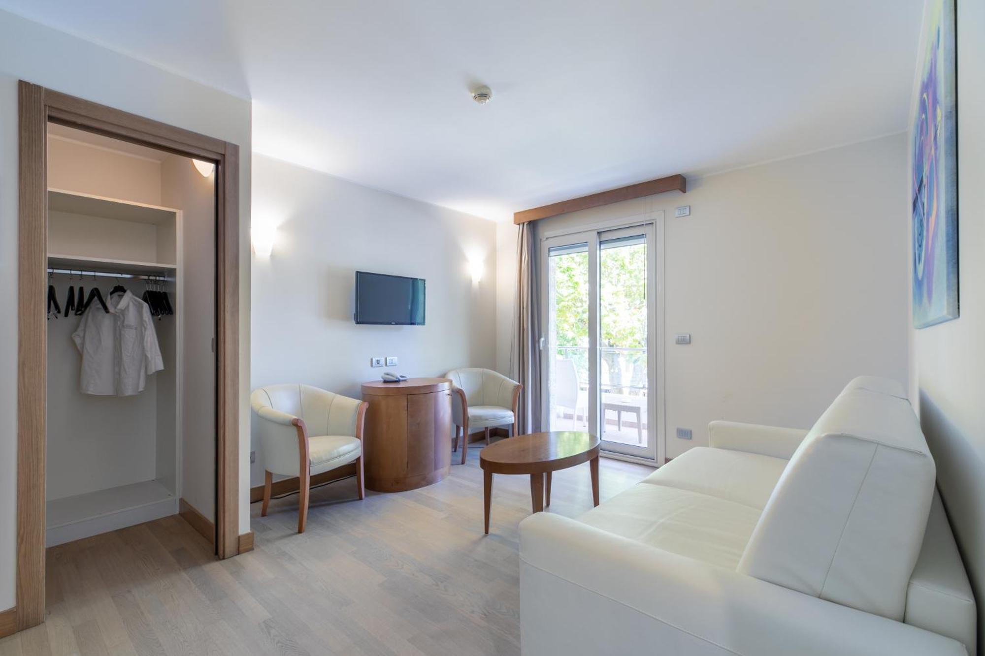 Hotel Villa Doimo Линяно Сабиадоро Екстериор снимка